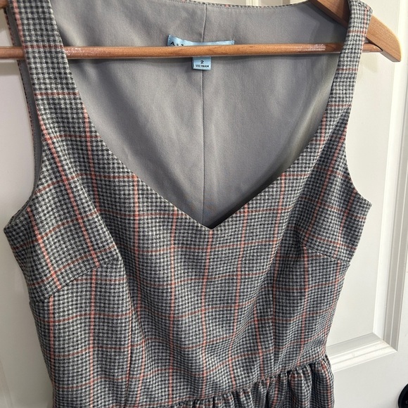 Excellent condition Antonio Melani size 2 grey windowpane plaid peplum tank. - Picture 2 of 10